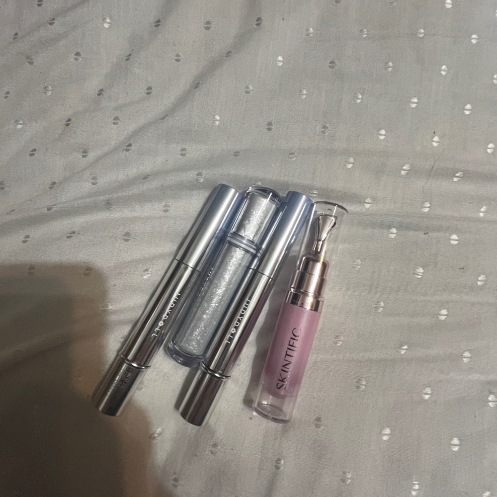 Pink Illuminating Lip Serum & Silver Glitter Lip Gloss Duo